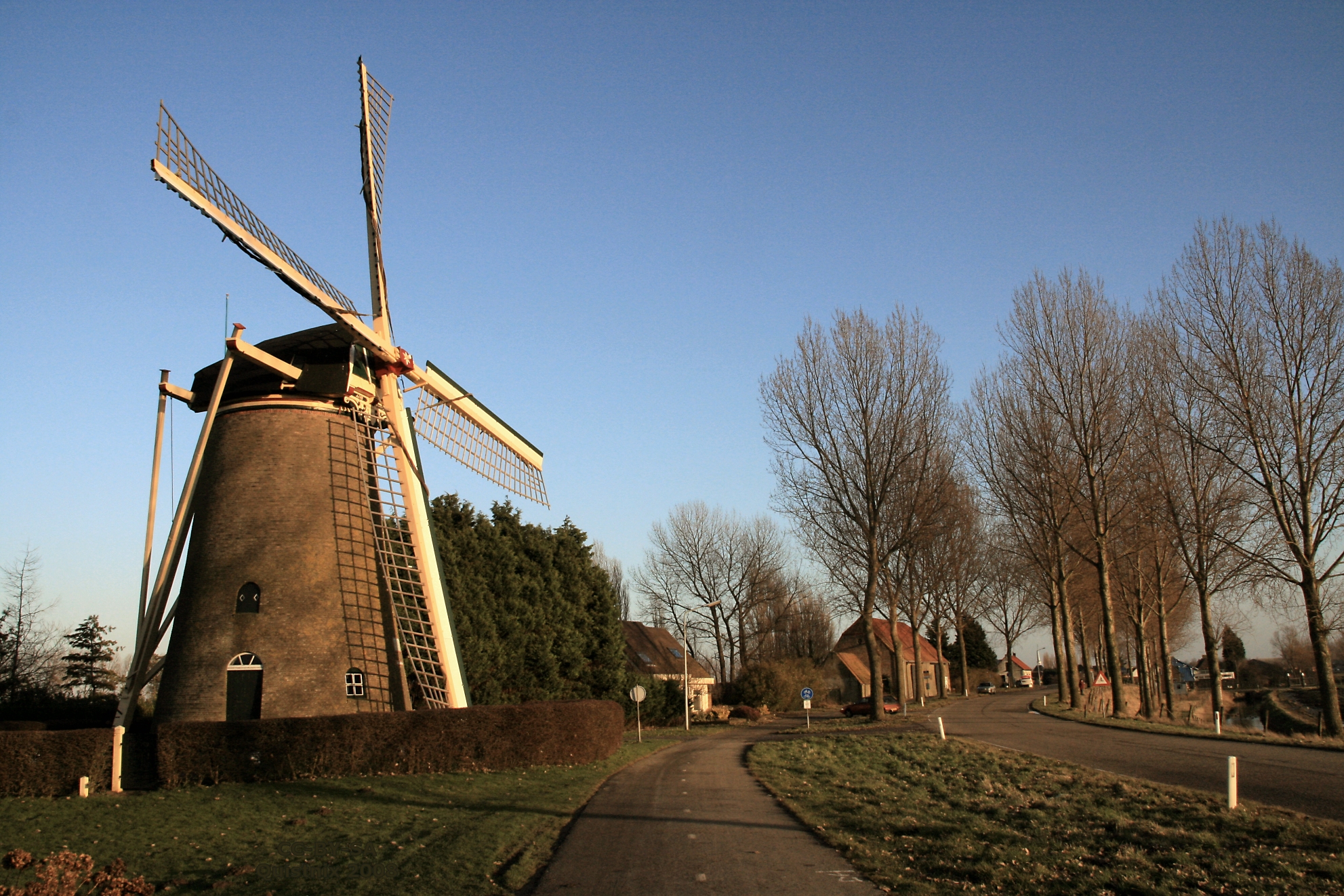 Eeuwenoude hollandse windmolen